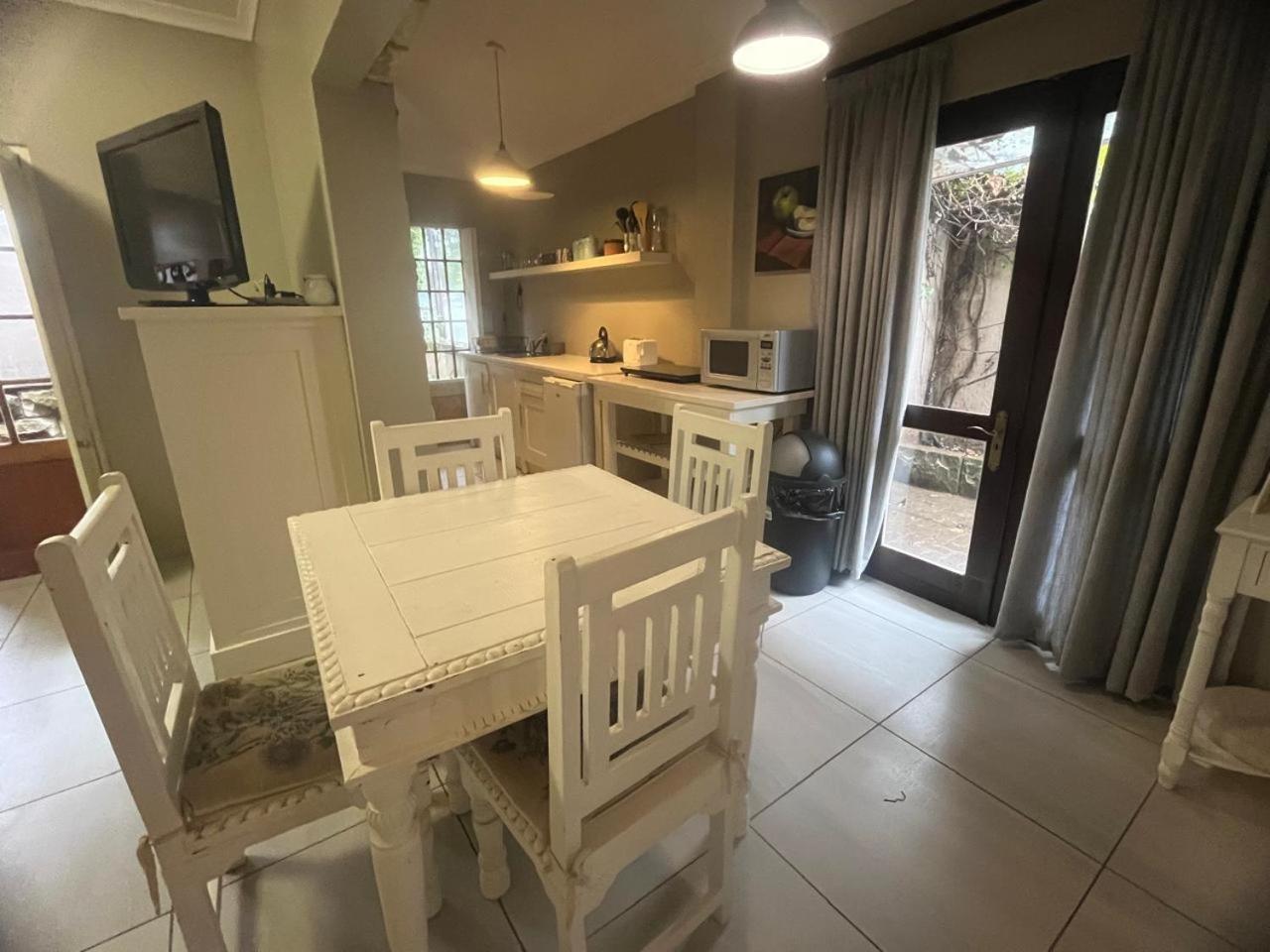 By The Way Guesthouse Clarens Dış mekan fotoğraf